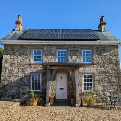 Private Double Room and Ensuite in Historic Cornish Cottage
