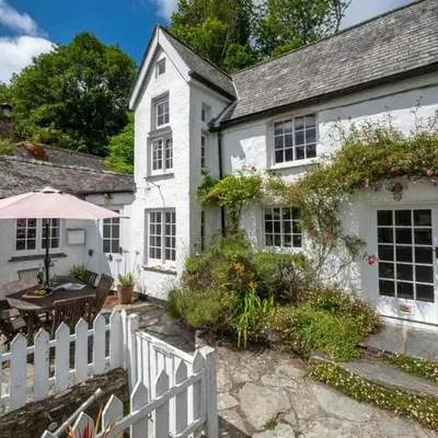 3 Bed in Helford oc-hcwell