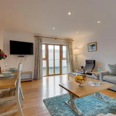 2 Bed in Porthleven oc-shorse