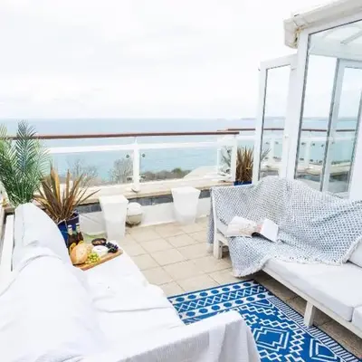 NEW! Stunning 2 Bed Beach Front Penthouse Apartment - Topaz