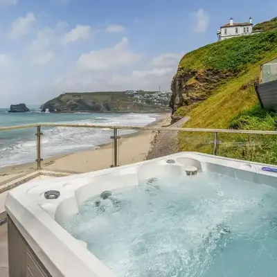 Award Winning 5* BEACH HOUSE! Hot Tub & Fire Pit