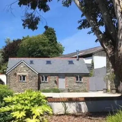 Gilliflower 1 bedroom cottage at Trethwale Barns Holiday Home