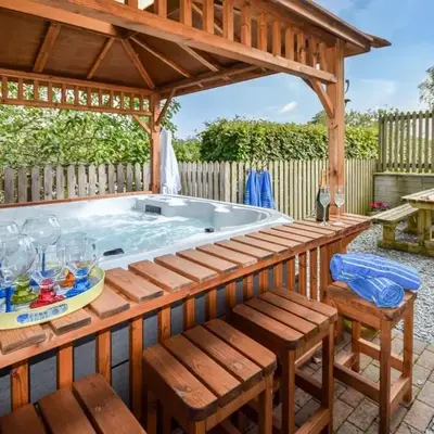 2 Bed in Truro oc-ljasm