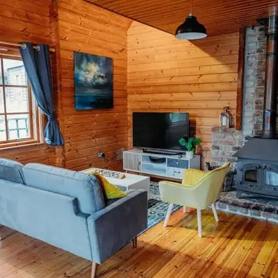 Finlodge- Pet-Friendly Scandinavian Cabin