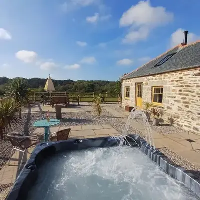 Luxury countryside retreat with hot tub