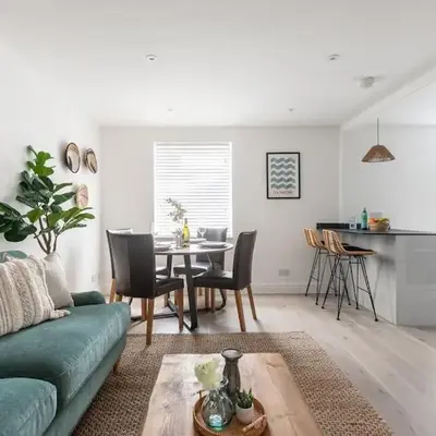 Stylish apartment with parking - Flat 2 Mill House