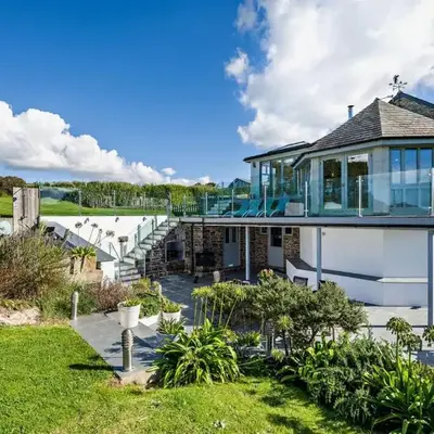 5 Bed in St. Issey oc-r4328