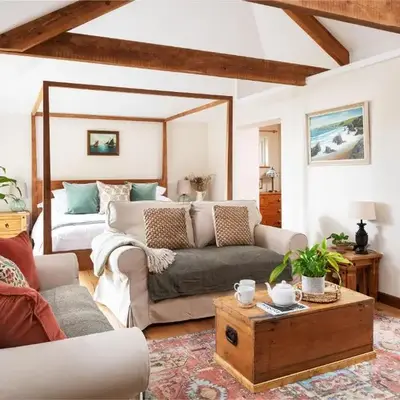 Riverside cottage on private wildlife estate 1-bed
