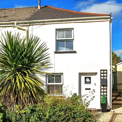 Charming Chardan Cottage