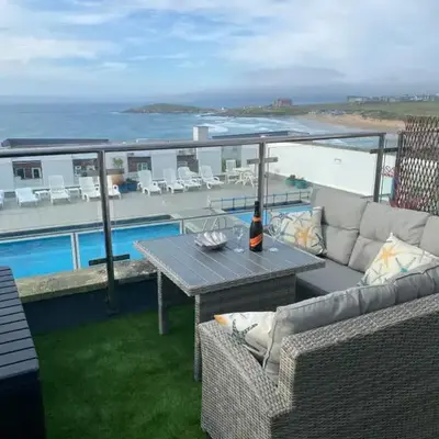 Stunning Sea View Apartment in Newquay with 2 Heated Pools