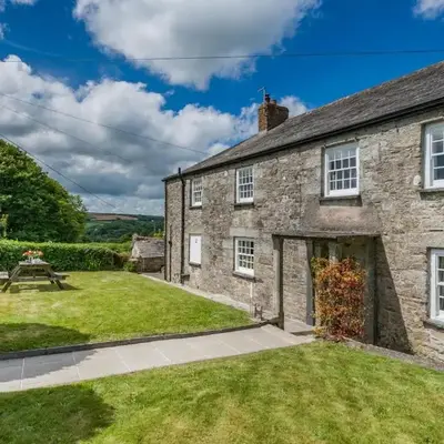 5 Bed in Tredethy oc-t31962