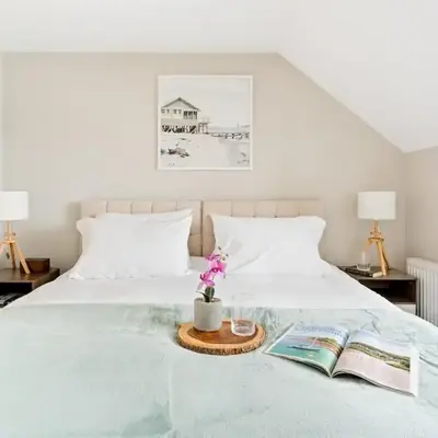 Peaceful Harbour-View Cottage - Tresellick Gardens