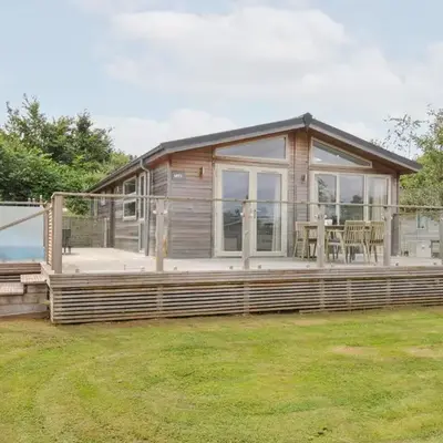 3 Meadow Retreat
