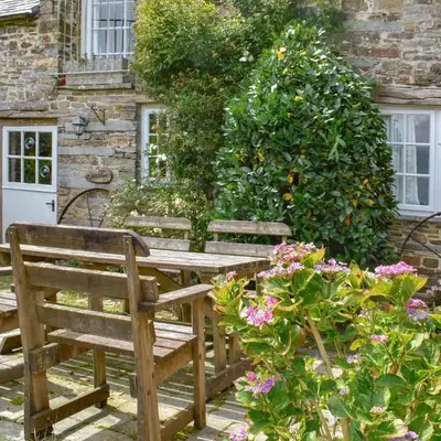 Stables - Uk50372