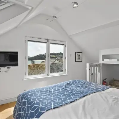 Cosy Fisherman's Cottage Seconds from Waterfront