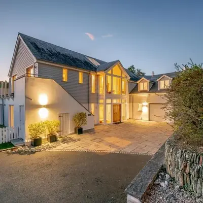 5 Bed in Rock oc-m33185