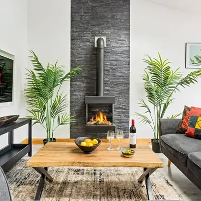 Kimberley Cottage - Stylish cottage & parking