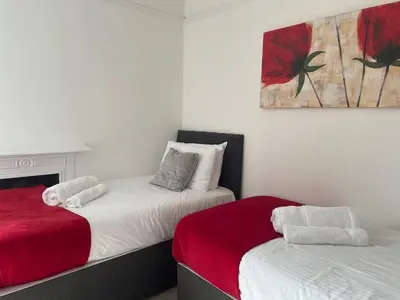 Gallery image of Cornwall Explorers Base 2 Bed City Apt in Kenwyn