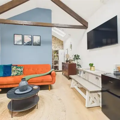 Stylish Central Studio with Parking