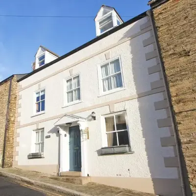 Unique town house with games room
