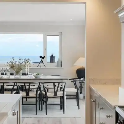 Luxury seaside home - 5 mins walk to beach - hot tub