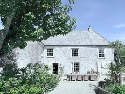 Gallery image of Jacobean Farmhouse, pet friendly in Truro