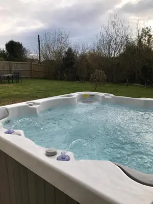 a jacuzziificialificialificialificialificialificialificialificialificialificialificial at Luxurious House in Cornwall in Truro