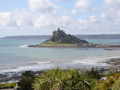 a castle on an island in the ocean at Lindum Leys in Saint Hilary