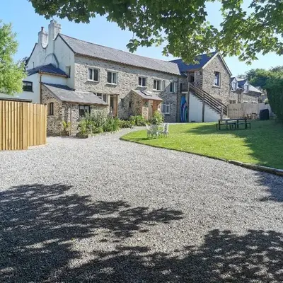 THE OLD RECTORY ROSE COTTAGE in Jacobstow 10 mins to Widemouth bay and Crackington Haven