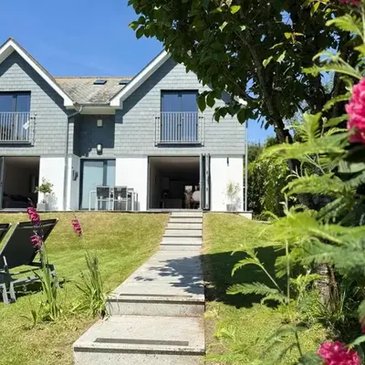 No.10 Falmouth - 2 minutes walk to the beach