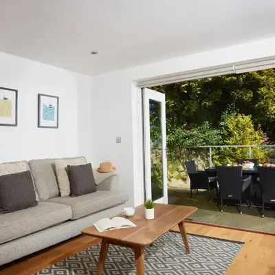 3 Sandy Lane