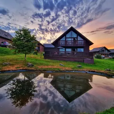 Lake View Lodge