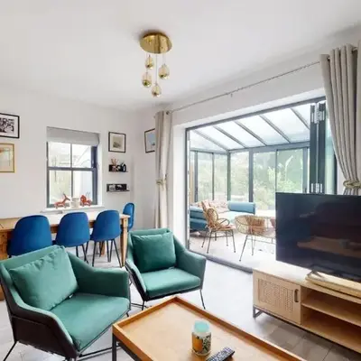 05 Queensway Gardens
