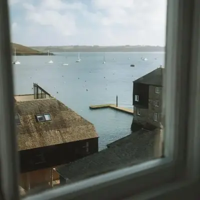 Breathtaking High Street Townhouse With Stunning Sea Views at 'The Old Fishermans Townhouse'